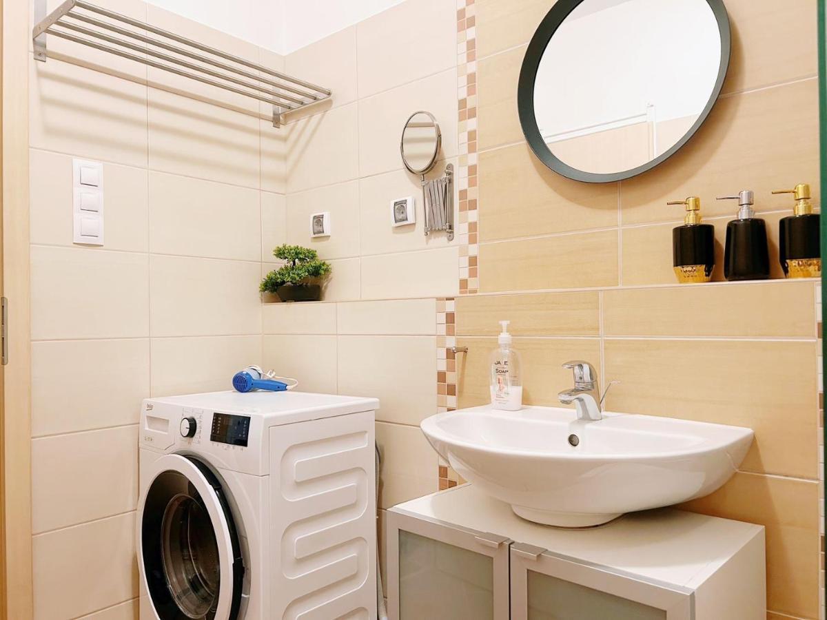 Budapest Center Shopping Apartment II Bagian luar foto